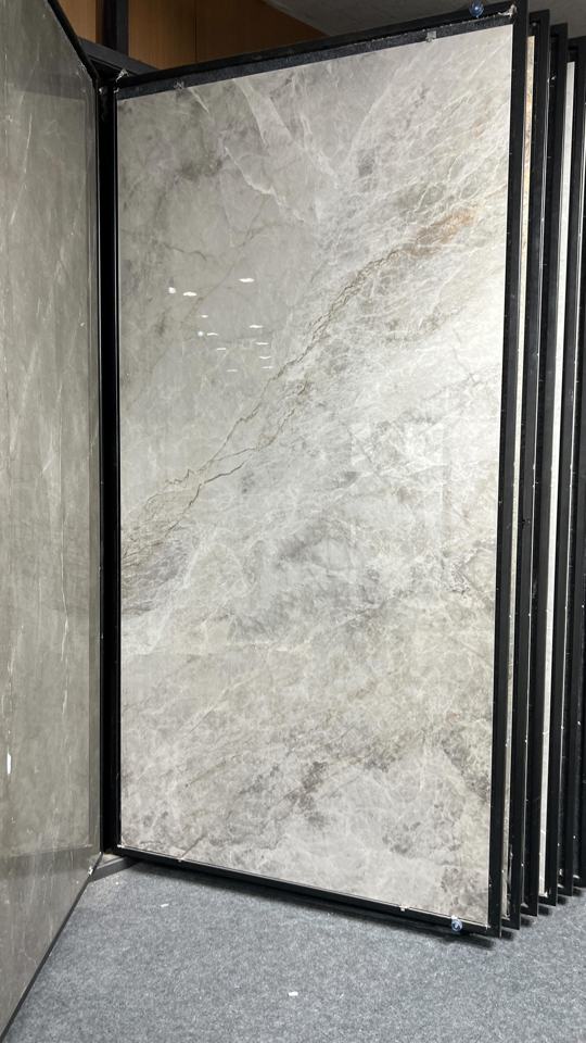Stop using brackets for glass partition with tiles