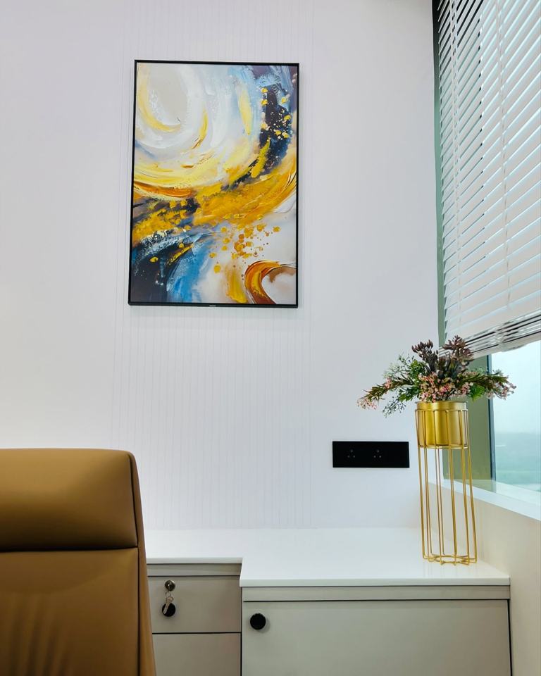Modern office design maximizes productivity through open spaces,… – photo 4