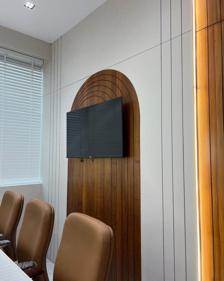 Modern office design maximizes productivity through open spaces,… – photo 5