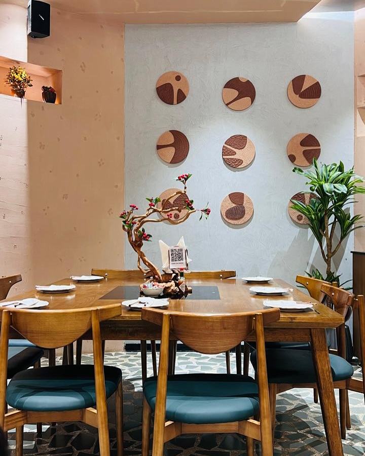 Experience our unique and inviting restaurant ambiance – photo 3