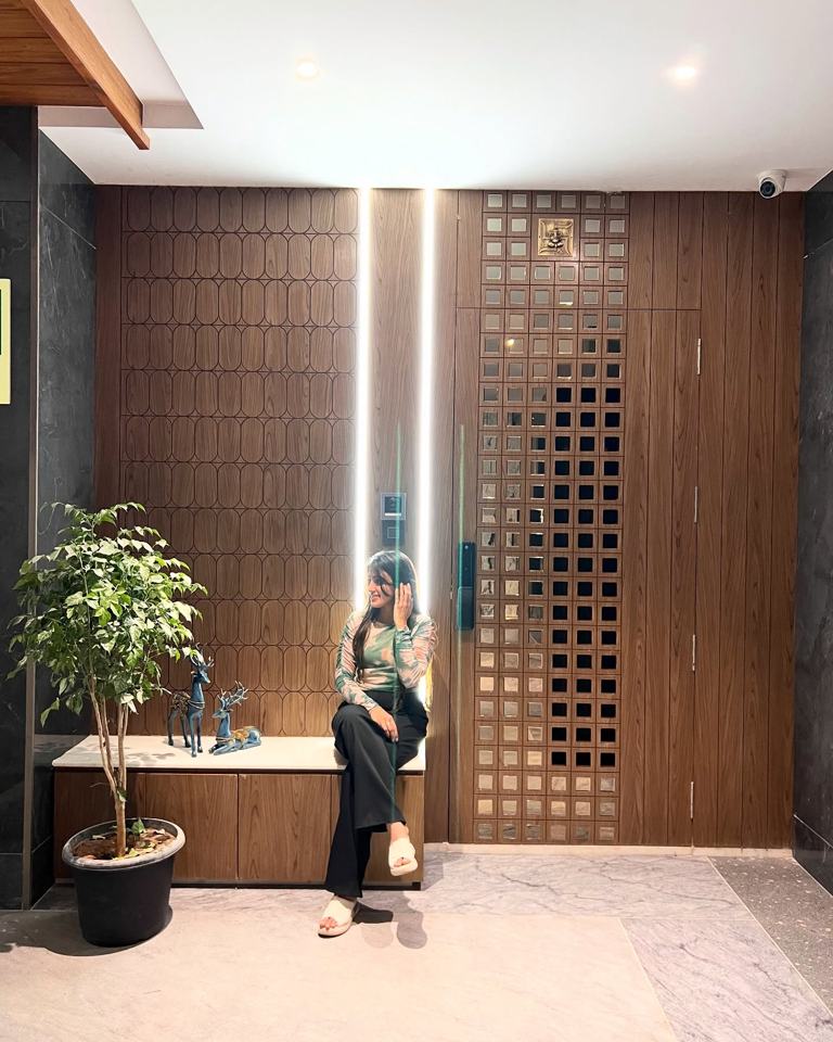 Simple elegant entry door design – photo 3